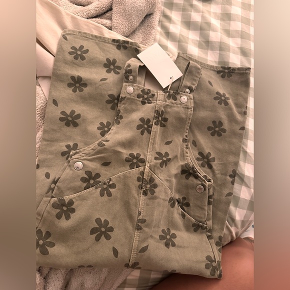 Zara Green Floral Overalls - Picture 6 of 8